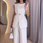 ⁦طقم بنطال نسائي برقبة مستديرة بدون أكمام علوي وخصر عالٍ ، بنطال طويل بساق واسعة ، أبيض ، أحادي اللون ، مقاس ضيق ، مجموعتان⁩ - الصورة ⁦4⁩
