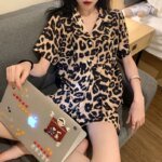 طقم ملابس نوم نسائي بطبعة جلد النمر ، ملابس نوم ، شورت بأكمام قصيرة ، بيجامة بطية صدر ، ملابس نوم كرتونية حلوة ، ملابس منزلية