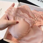 قطعة علوي وشورت نسائي مزين بالدانتيل ، ملابس نوم برقبة على شكل حرف V ، طقم بيجامات ، ساتان ، ملابس منزلية ، صالة ، ملابس نوم ، ربيع ، صيف ، رباط - الصورة 4