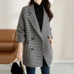 ⁦Women Houndstooth Coat Stylish Women's Houndstooth Tweed Coat with Long Sleeves Pockets Vintage Outerwear for Autumn Winter Wear⁩ - الصورة ⁦3⁩