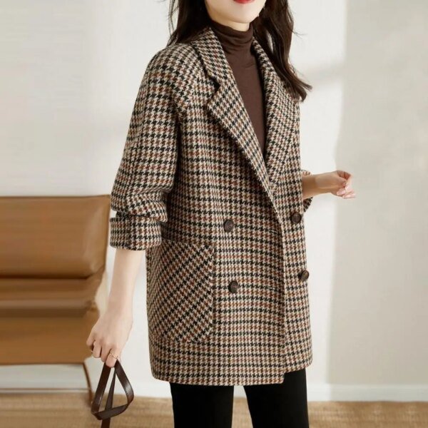 ⁦Women Houndstooth Coat Stylish Women's Houndstooth Tweed Coat with Long Sleeves Pockets Vintage Outerwear for Autumn Winter Wear⁩ - الصورة ⁦2⁩