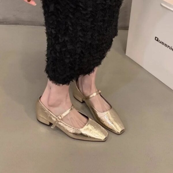 ⁦أحذية نسائية 2024 رائجة البيع ماري جينس المرأة عالية الكعب ساحة تو مضخات اليومية النساء مشبك حزام كعب مربع الأحذية الإناث⁩ - الصورة ⁦1⁩